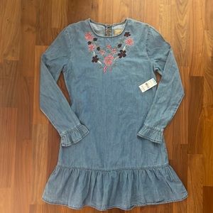 - Roebuck&Co. Ruffle dress